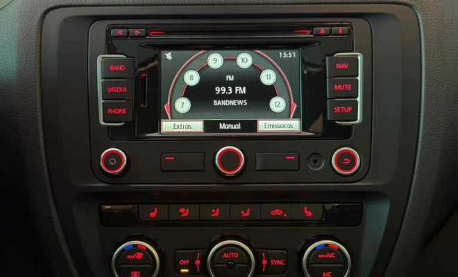 VW - VolksWagen JETTA Highline 2.0 TSI 16V 4p Tiptronic 2014 Flex-17