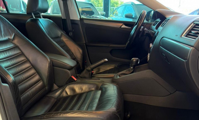 VW - VolksWagen JETTA Highline 2.0 TSI 16V 4p Tiptronic 2014 Flex-13