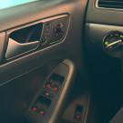 VW - VolksWagen JETTA Highline 2.0 TSI 16V 4p Tiptronic 2014 Flex-18