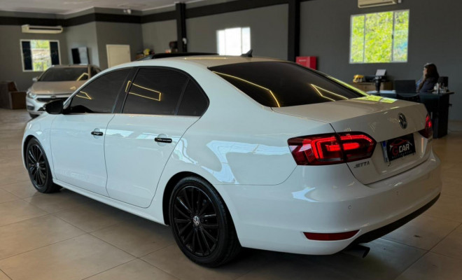 VW - VolksWagen JETTA Highline 2.0 TSI 16V 4p Tiptronic 2014 Flex-4