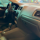 VW - VolksWagen JETTA Highline 2.0 TSI 16V 4p Tiptronic 2014 Flex-15