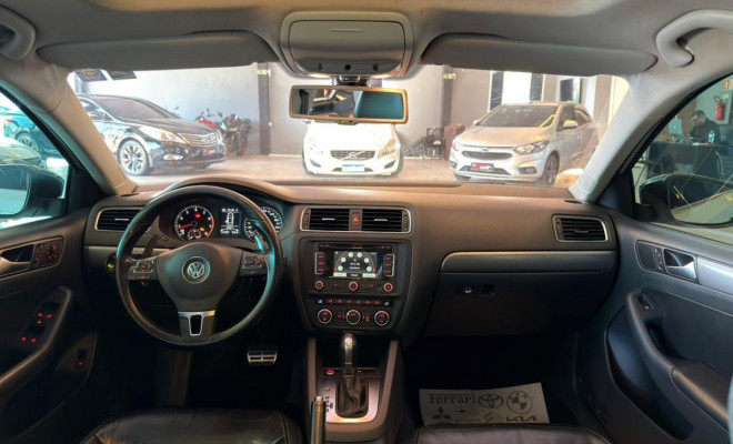 VW - VolksWagen JETTA Highline 2.0 TSI 16V 4p Tiptronic 2014 Flex-10