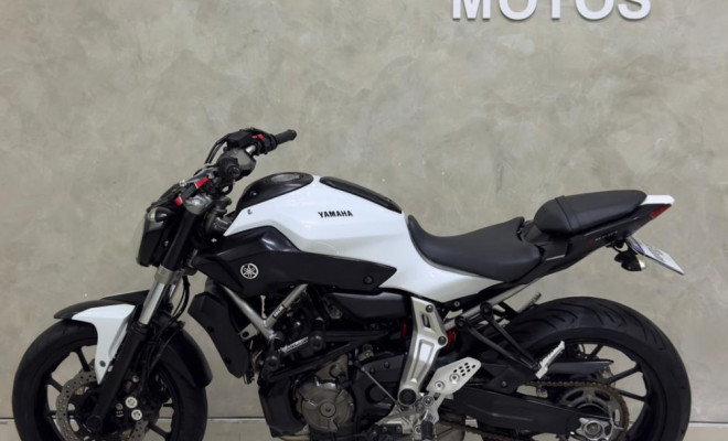YAMAHA MT-07/MT-07 ABS 689cc 2016 Gasolina-4
