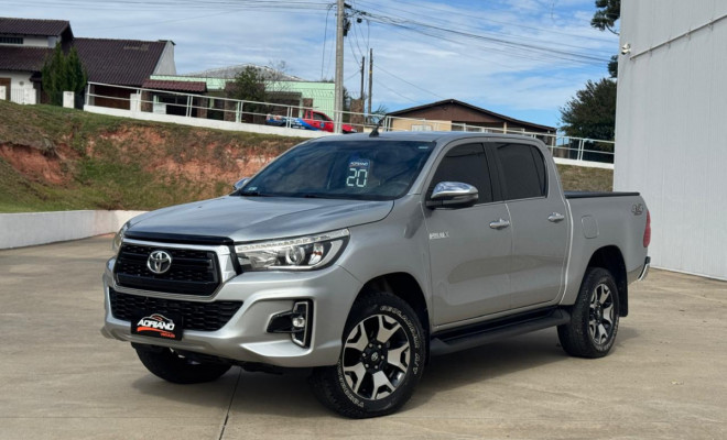 A picape mais desejada do Brasil em uma edição histórica! 🚨 Toyota Hilux SRX 4x4 2.8 Diesel Automática 2020 – Série Especial 50 Anos.