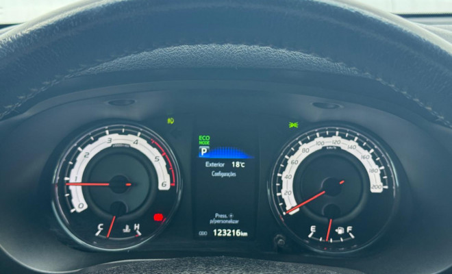 A picape mais desejada do Brasil em uma edição histórica! 🚨 Toyota Hilux SRX 4x4 2.8 Diesel Automática 2020 – Série Especial 50 Anos.-3