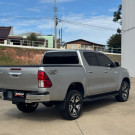 A picape mais desejada do Brasil em uma edição histórica! 🚨 Toyota Hilux SRX 4x4 2.8 Diesel Automática 2020 – Série Especial 50 Anos.-2