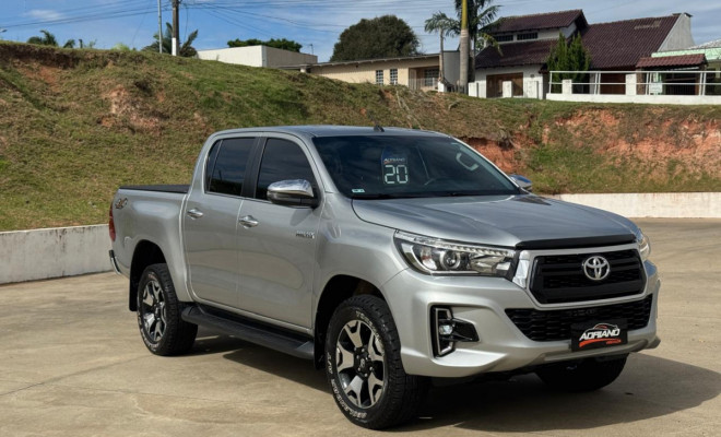 A picape mais desejada do Brasil em uma edição histórica! 🚨 Toyota Hilux SRX 4x4 2.8 Diesel Automática 2020 – Série Especial 50 Anos.-16
