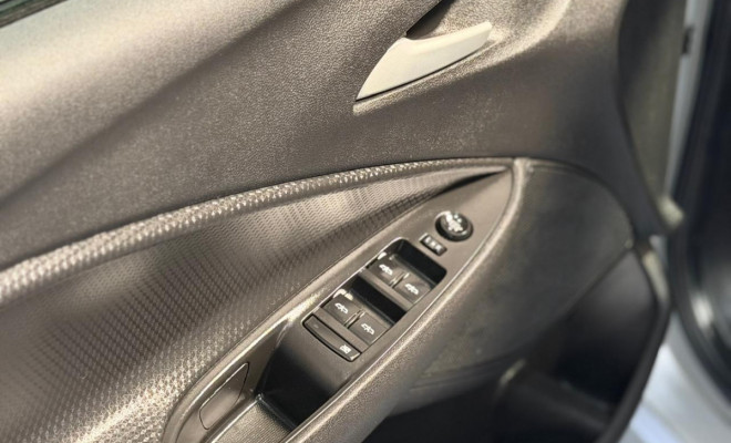 GM - Chevrolet ONIX SEDAN Plus LT 1.0 12V Flex 4p Mec. 2020 Flex-12