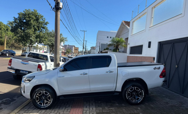 Toyota Hilux CD SRX 4x4 2.8 TDI 16V Diesel Aut. 2024 Diesel-3