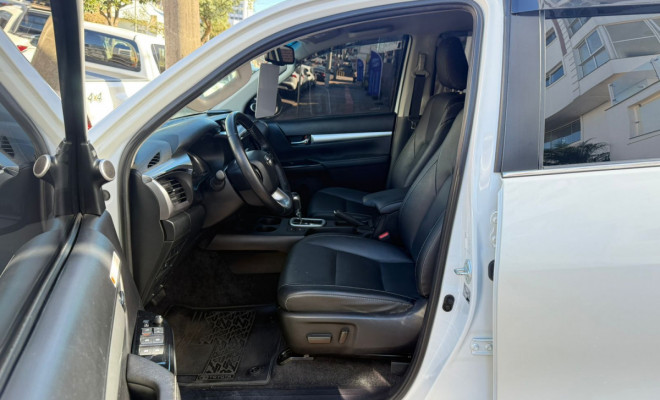 Toyota Hilux CD SRX 4x4 2.8 TDI 16V Diesel Aut. 2024 Diesel-6