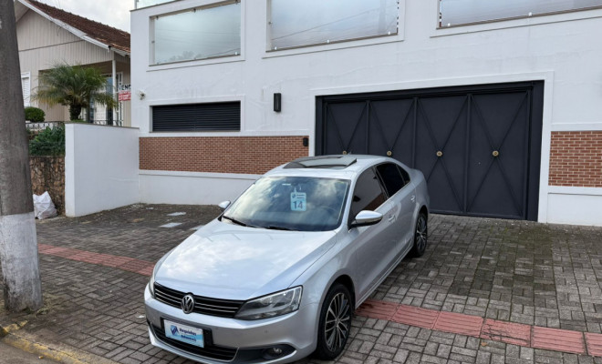 VW - VolksWagen JETTA Highline 2.0 TSI 16V 4p Tiptronic 2014 Flex-0