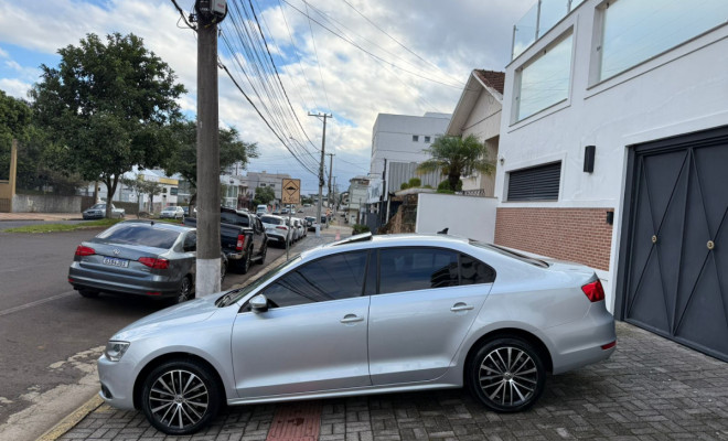 VW - VolksWagen JETTA Highline 2.0 TSI 16V 4p Tiptronic 2014 Flex-3