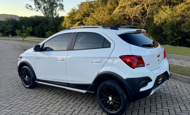 Chevrolet ONIX HATCH ACTIV 1.4 8V Flex 5P Aut. 2017 Flex-2