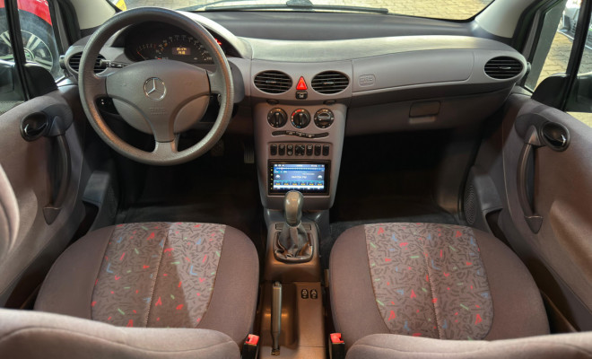 Mercedes-Benz Classe A 160 Classic/ Spirit Mec. 2005 Gasolina-6