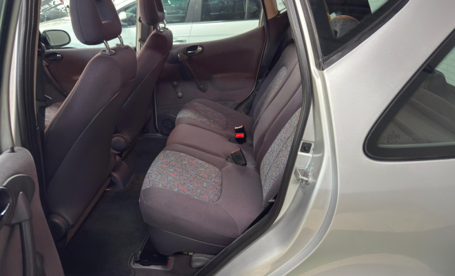 Mercedes-Benz Classe A 160 Classic/ Spirit Mec. 2005 Gasolina-5