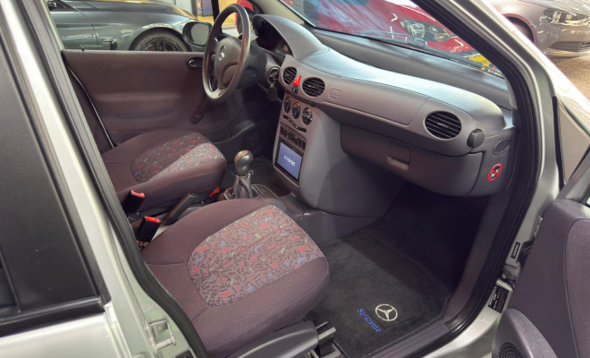 Mercedes-Benz Classe A 160 Classic/ Spirit Mec. 2005 Gasolina-4