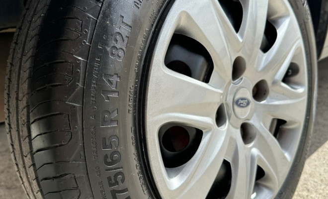 Ford Fiesta SE 1.6 8V Flex - 2014-8