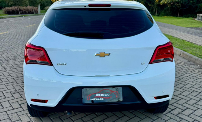 GM - Chevrolet ONIX HATCH LT 1.4 8V FlexPower 5p Aut. 2019 Flex-3