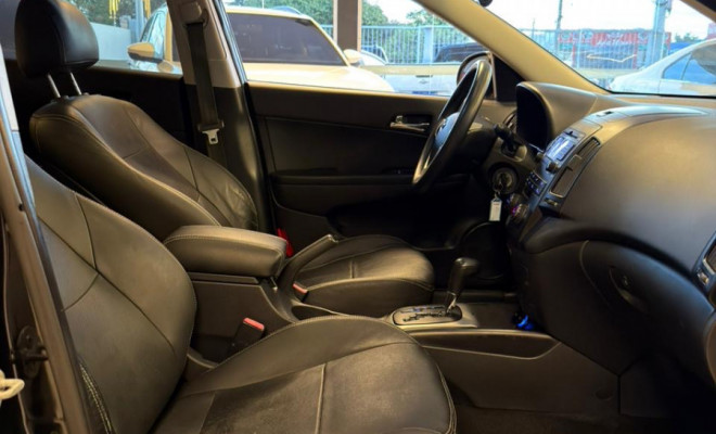Hyundai i30 2.0 16V 145cv 5p Aut. 2011 Gasolina-15