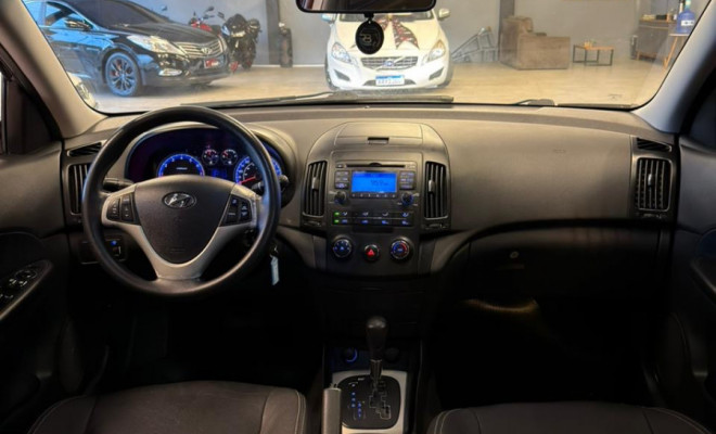 Hyundai i30 2.0 16V 145cv 5p Aut. 2011 Gasolina-8