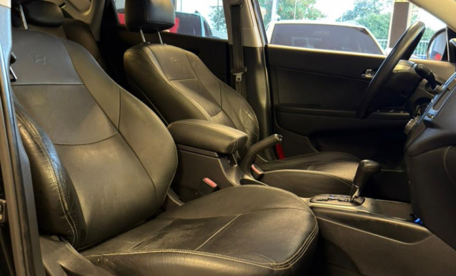 Hyundai i30 2.0 16V 145cv 5p Aut. 2011 Gasolina-11