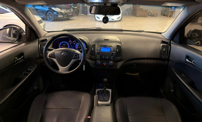 Hyundai i30 2.0 16V 145cv 5p Aut. 2011 Gasolina-10