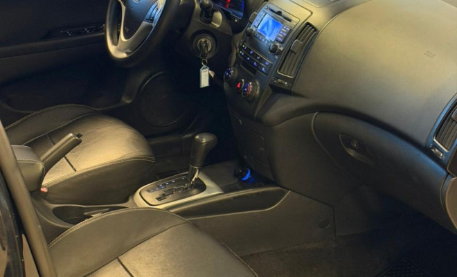 Hyundai i30 2.0 16V 145cv 5p Aut. 2011 Gasolina-17