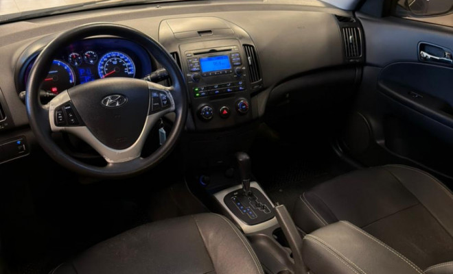 Hyundai i30 2.0 16V 145cv 5p Aut. 2011 Gasolina-9