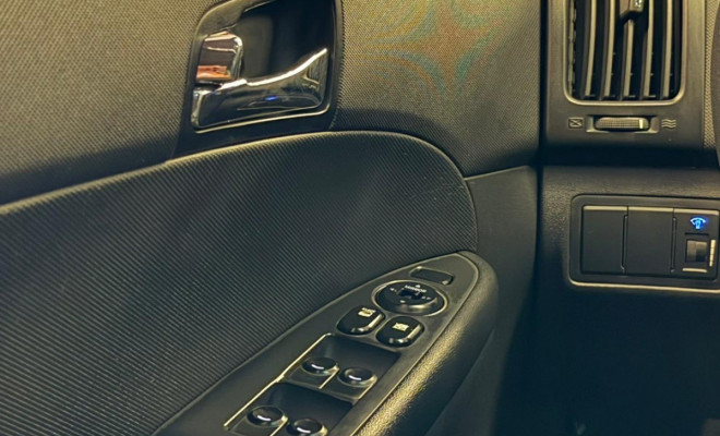 Hyundai i30 2.0 16V 145cv 5p Aut. 2011 Gasolina-19