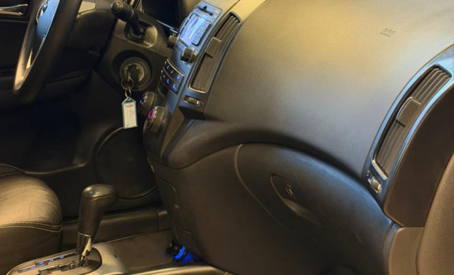 Hyundai i30 2.0 16V 145cv 5p Aut. 2011 Gasolina-18