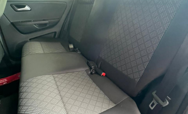 VW - VolksWagen Fox Trendline 1.0 Flex 12V 5p 2017 Gasolina-9