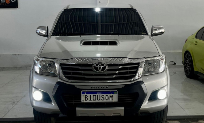 Toyota Hilux CD SRV D4-D 4x4 3.0 TDI Diesel Aut 2013 Diesel-0