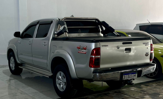 Toyota Hilux CD SRV D4-D 4x4 3.0 TDI Diesel Aut 2013 Diesel-21