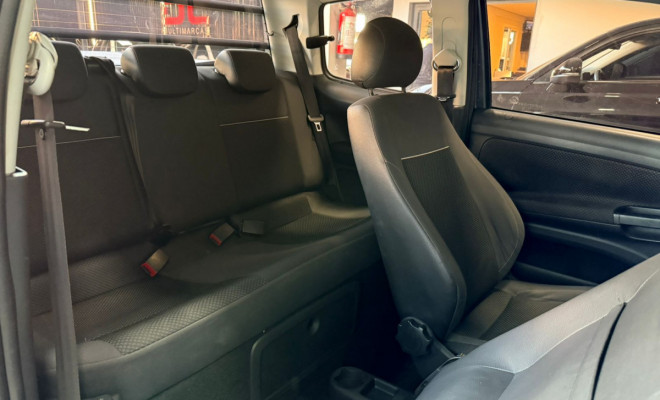 VW - VolksWagen Saveiro Trendline 1.6 T.Flex 8V CD 2017 Flex-8