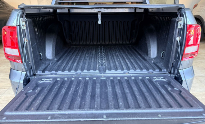 VW - VolksWagen Saveiro Trendline 1.6 T.Flex 8V CD 2017 Flex-9