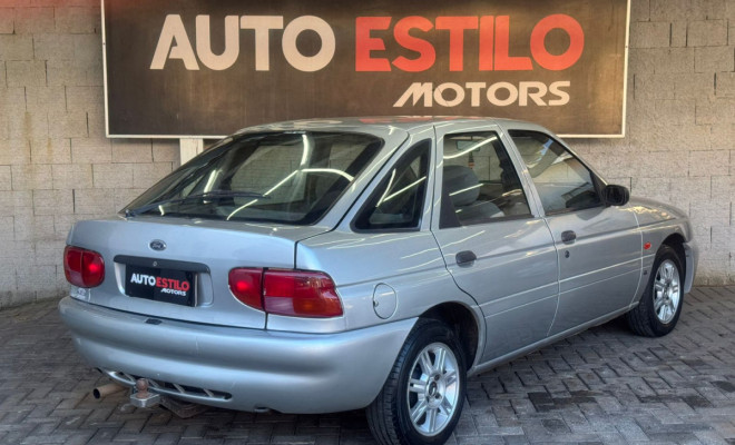 Ford Escort GL 1.6 MPI 2001 Gasolina-1