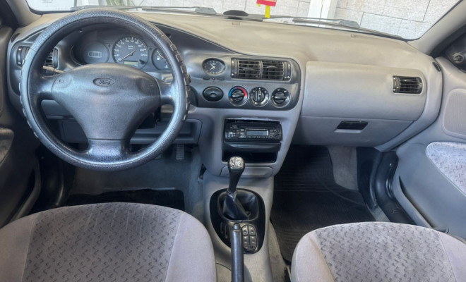 Ford Escort GL 1.6 MPI 2001 Gasolina-3