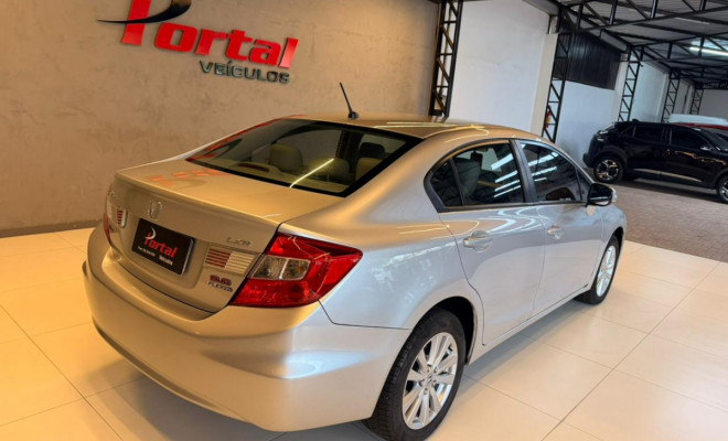 Honda Civic Sedan LXR 2.0 Flexone 16V Aut. 4p 2014 Flex-3