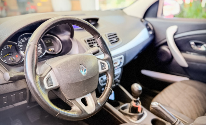 Renault FLUENCE Sed. Dynamique 2.0 16V FLEX Mec. 2013 Flex-5