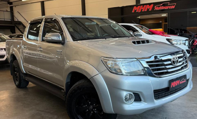 Toyota Hilux CD SRV D4-D 4x4 3.0 TDI Diesel Aut 2014 Diesel-0