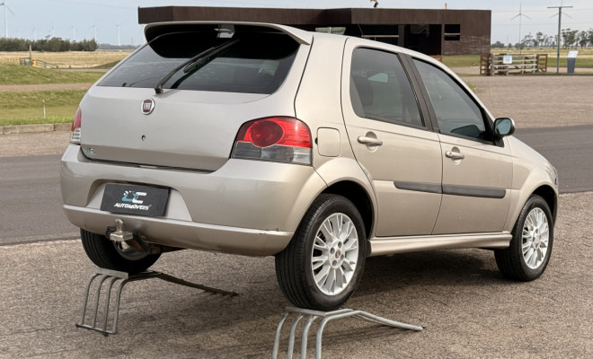 Fiat Palio ELX 1.4 Fire/30 Anos F. Flex 8V 4p 2010 Flex-2