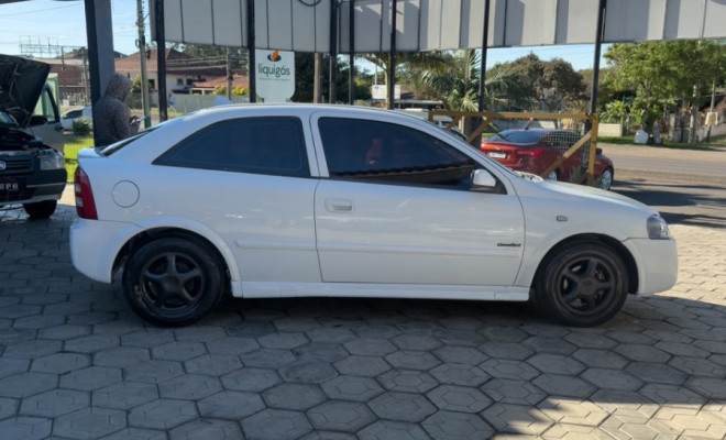 GM - Chevrolet Astra Sedan 2.0/CD/ Expres.GLS 2.0 8V 4p 2005 Flex-1