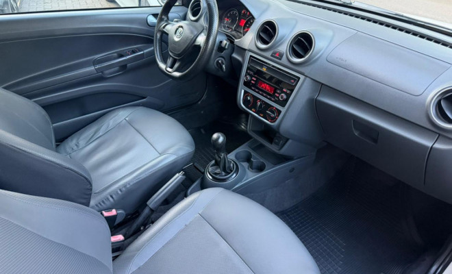 VW - VolksWagen Saveiro Robust 1.6 Total Flex 8V 2017 Flex-5