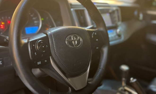 Toyota RAV4 2.0  Aut. 2013 Gasolina      4x4   Espaçosa e de mecanica confiavél-9