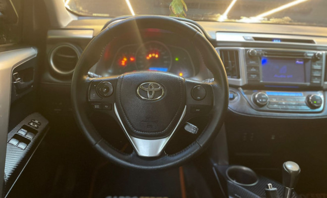 Toyota RAV4 2.0  Aut. 2013 Gasolina      4x4   Espaçosa e de mecanica confiavél-5