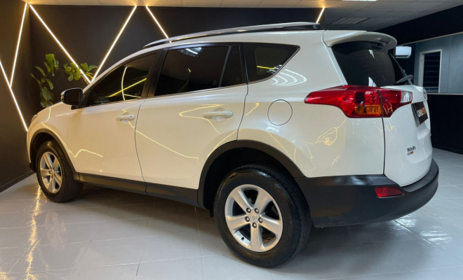 Toyota RAV4 2.0  Aut. 2013 Gasolina      4x4   Espaçosa e de mecanica confiavél-2