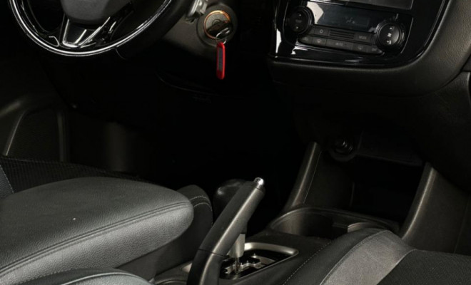 Mitsubishi OUTLANDER 2.0 16V 160cv Aut. 2016 Gasolina-10