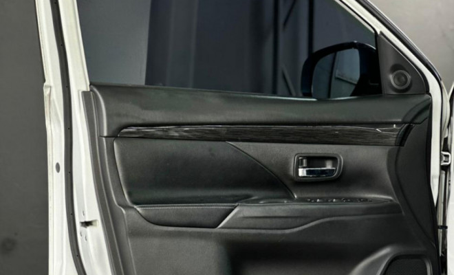 Mitsubishi OUTLANDER 2.0 16V 160cv Aut. 2016 Gasolina-18