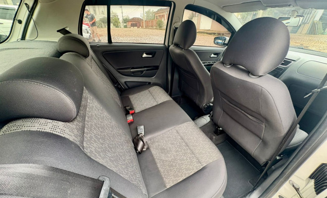 VW - VolksWagen Fox 1.0 Mi Total Flex 8V 5p 2013 Flex-7