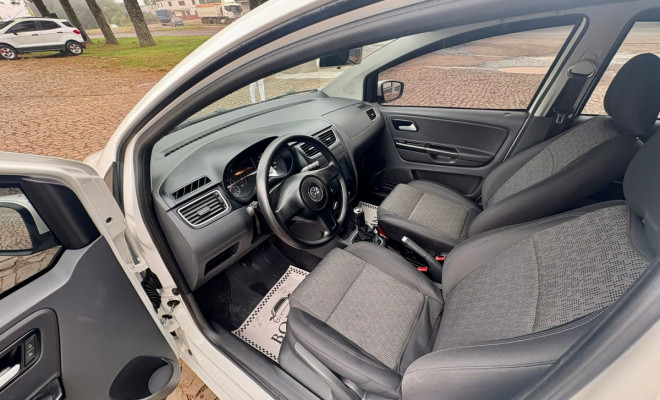 VW - VolksWagen Fox 1.0 Mi Total Flex 8V 5p 2013 Flex-5